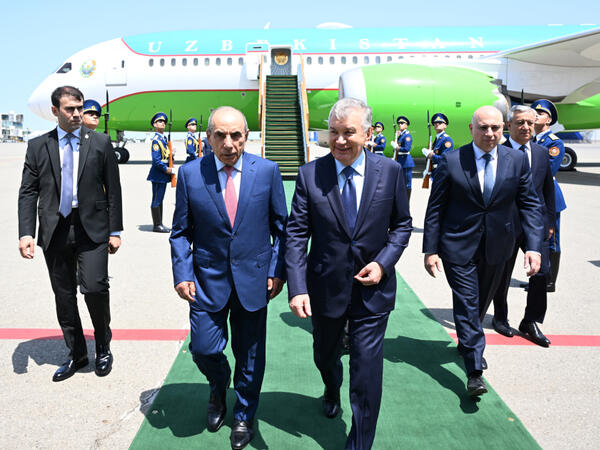 Özbəkistan Prezidenti Şavkat Mirziyoyev Azərbaycana dövlət səfərinə gəlib - FOTO