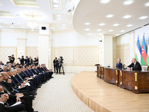 İlham Əliyev və Şavkat Mirziyoyev mətbuata bəyanatlarla çıxış ediblər - <span class="color_red">FOTO</span>