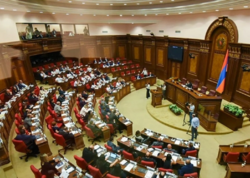 Ermənistan parlamentində qarşıdurma