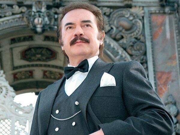 81 yaşlı Orhan Gencebaydan sevgi etirafı - FOTO