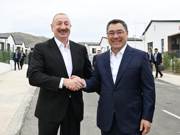 İlham Əliyev və Sadır Japarov Ağdamın Xıdırlı kəndinin 1-ci mərhələsinin açılışında iştirak ediblər - <span class="color_red">FOTO</span>