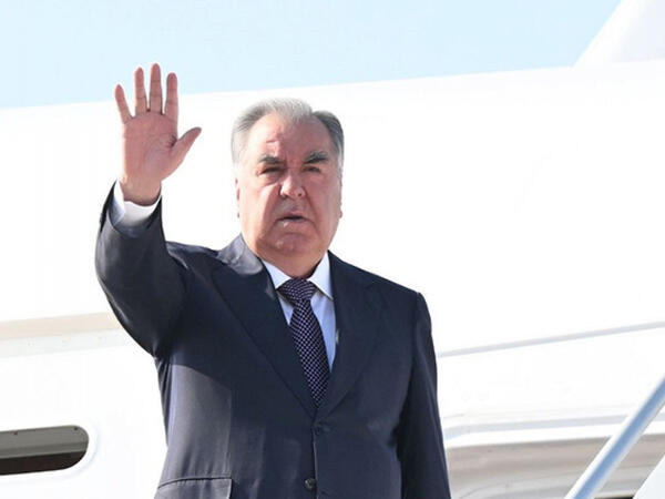 Tacikistan Prezidenti Azərbaycana səfərə gəlib