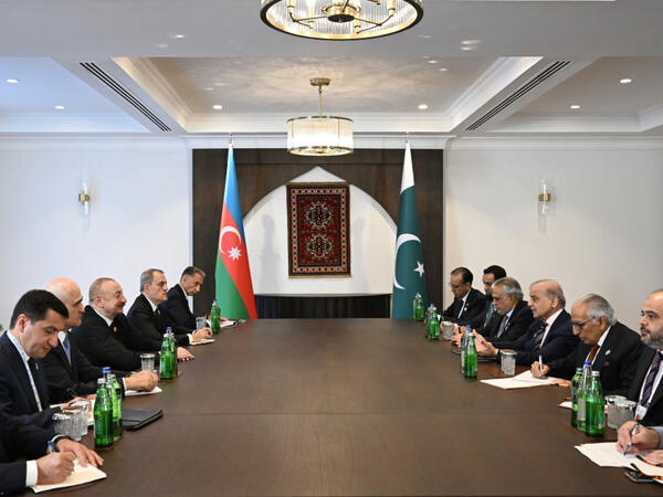 Prezident İlham Əliyev Xankəndidə Pakistanın Baş naziri ilə görüşüb - FOTO