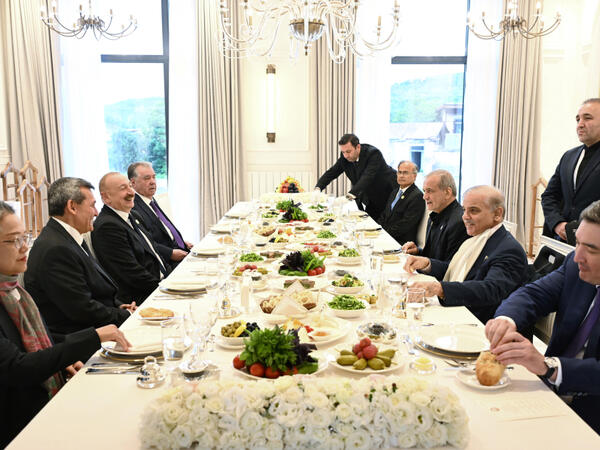 İlham Əliyevin adından İqtisadi Əməkdaşlıq Təşkilatının 17-ci Zirvə görüşünün iştirakçılarının şərəfinə rəsmi nahar verilib - <span class="color_red">FOTO</span>