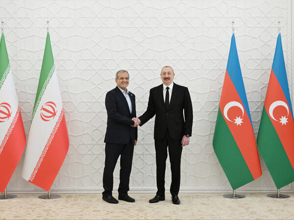 İlham Əliyev Pezeşkianı Şuşa şəhəri ilə tanış edib - <span class="color_red">VİDEO</span>
