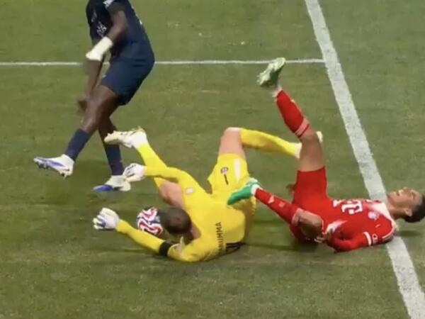 “Bavariya”nın futbolçusu Camal Musialanın ayağı sındı - <span class="color_red">FOTO</span>