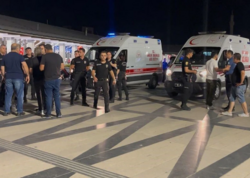 14 yaşlı qız dəhşət saçdı - Çox sayda yaralı var