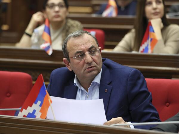 Ermənistanda daha bir deputat barəsində ittiham qaldırıldı