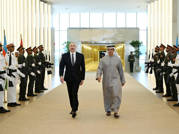 Prezident Birləşmiş Ərəb Əmirliklərinə işgüzar səfərə gedib - FOTO