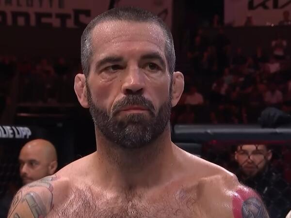 Məşhur döyüşçü UFC-dən uzaqlaşdırıldı