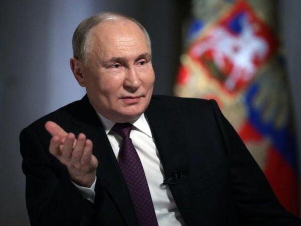 Putin valideynlərindən danışdı : &quot;Onlar danışmırdılar&quot;