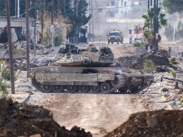 İsrail Suriyadakı tankları vurub