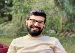 Gənc yazıçımız Türkiyədə ağır qəzaya düşdü - Vəziyyəti ağırdır - FOTO