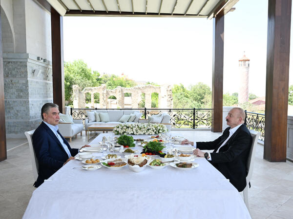 İlham Əliyev və Qurbanqulu Berdiməhəmmədov Şuşada birgə nahar ediblər - <span class="color_red">FOTO</span>