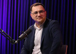Elvin Dəmirli vəzifəsindən ayrıldı