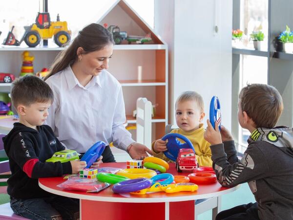 Övladını bağçaya qoymaq istəyən valideynlərin NƏZƏRİNƏ