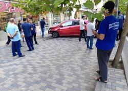 Bakıda avtomobil marketə girdi - <span class="color_red">VİDEO</span>
