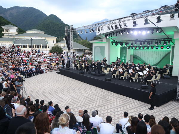 XIV Qəbələ Beynəlxalq Musiqi Festivalının təntənəli açılış mərasimi olub - <span class="color_red">FOTO</span>