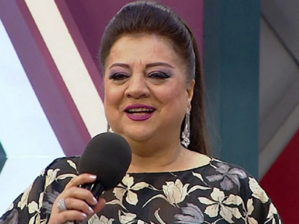 Xalq artisti: &quot;O geyimin içində muğam oxuya bilmərəm&quot;