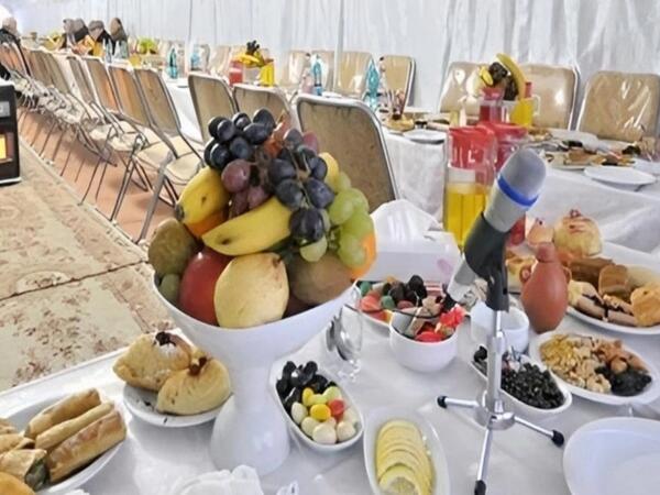 Dostunun yasında öldü