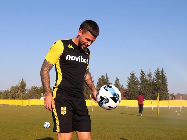 &quot;Araz-Naxçıvan&quot;ın rəqibi &quot;Aris&quot;in futbolçusu xəstəxanalıq oldu - <span class="color_red">vəziyyətinin ağırdır</span>
