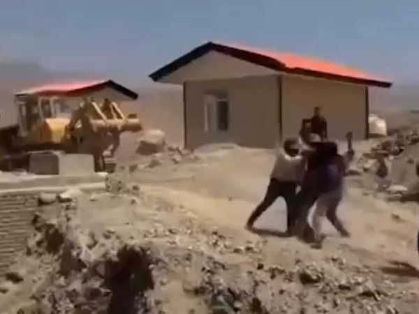 İran dövlət televiziyasının canlı yayımında DAVA - <span class="color_red">VİDEO</span>