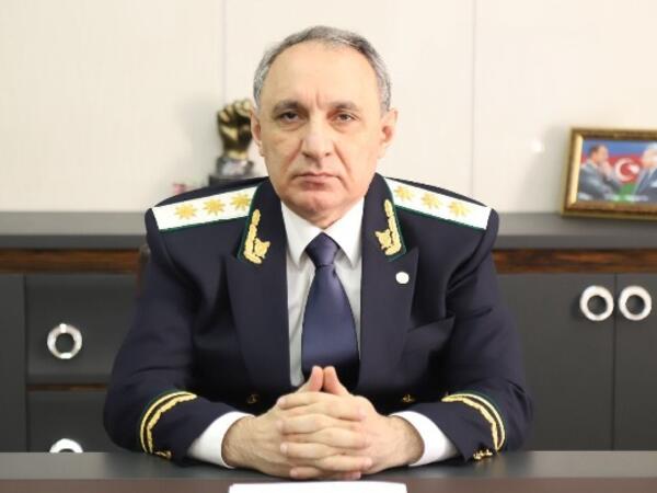 Baş Prokurorun aylıq maaşı 10490 manat qaldırılıb