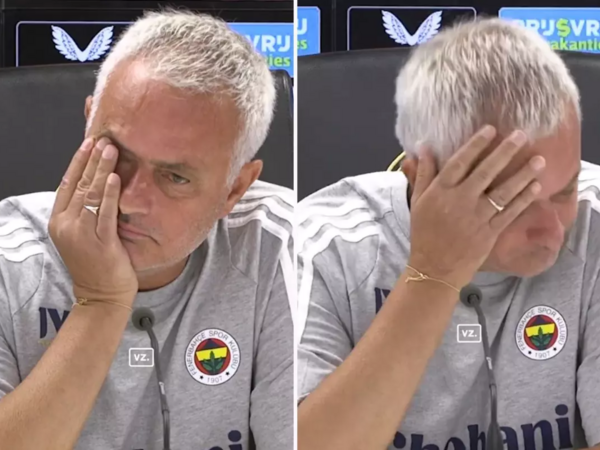 Mourinyo mətbuat konfransında ağladı - FOTO