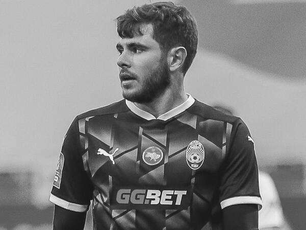 Tanınmış futbolçu vəfat etdi