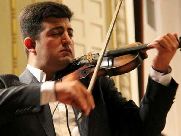 Maestro Ceyhunun çaydakı görüntüsü tənqid olundu - Rəyləri bağladı