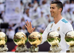 Ronaldu &quot;Qızıl top&quot;u uydurma adlandırdı