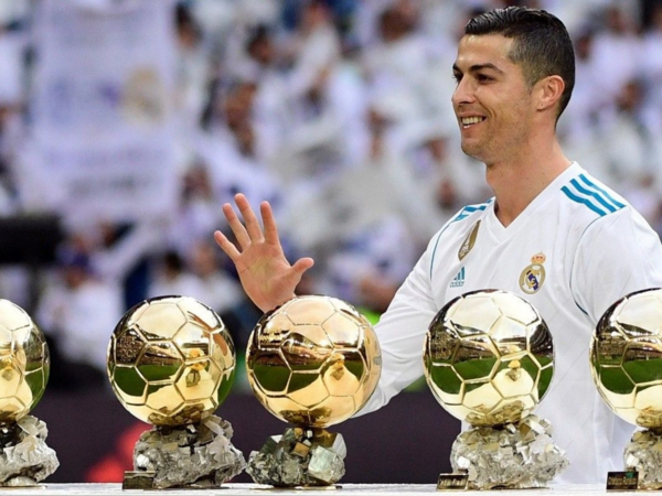 Ronaldu &quot;Qızıl top&quot;u uydurma adlandırdı