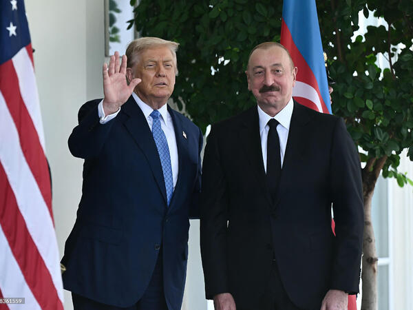 İlham Əliyev Ağ Evə getdi