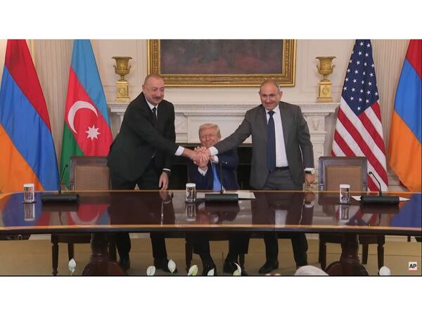 &quot;Tramp və onun komandası olmasaydı, Ermənistan və Azərbaycan tükənməyən danışıqlar prosesində qalardı&quot;