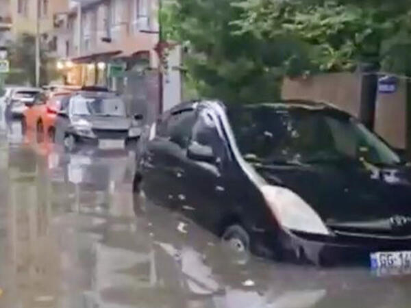 Batumini su basdı - VİDEO