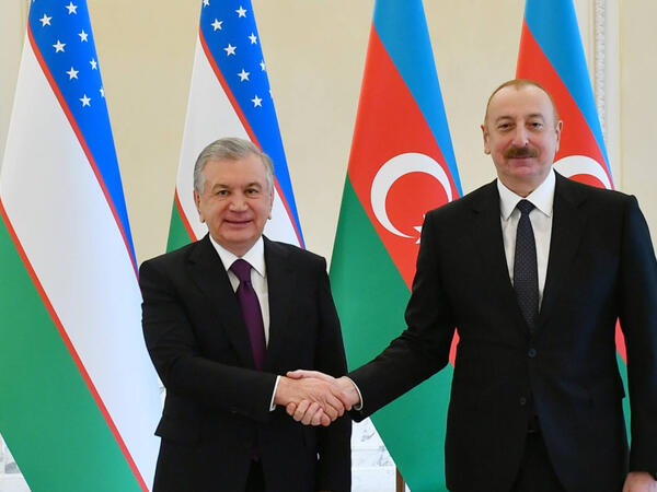 İlham Əliyev Şavkat Mirziyoyevə zəng edib