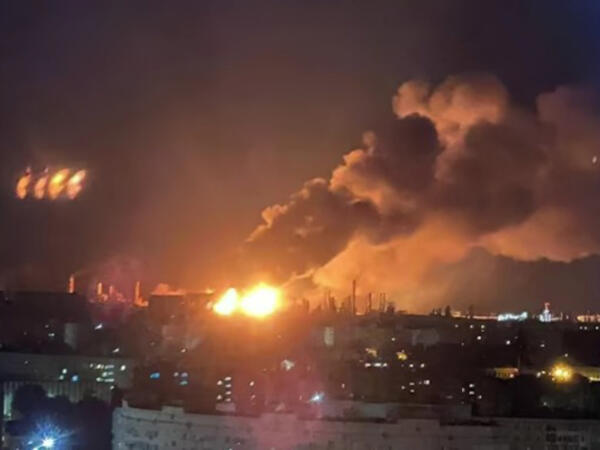 Ukrayna Rusiyada neft emalı zavodunu vurdu - <span class="color_red">VİDEO</span>