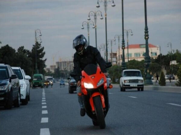 &quot;Avtoş&quot;luq edən daha bir motosiklet sürücüsü həbs edildi - <span class="color_red">VİDEO</span>