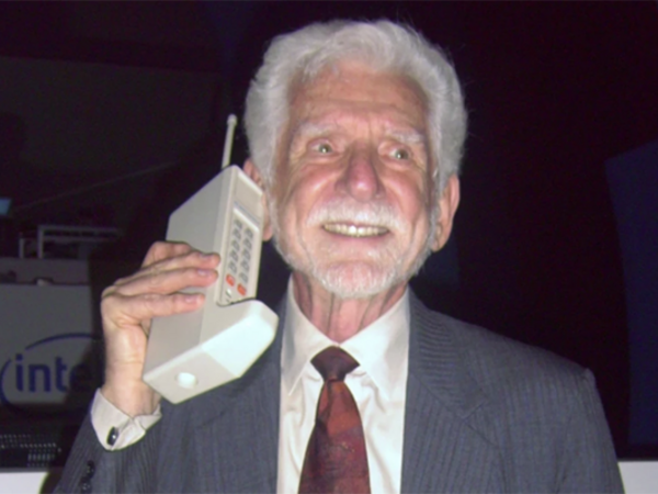 Bu köhnə telefonu 20 min manata sata bilərsiniz - <span class="color_red">FOTO</span>