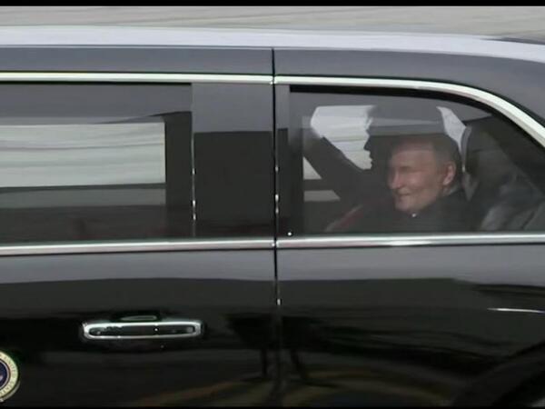 Putin Trumpın limuzinində görüş yerinə yollandı - <span class="color_red">VİDEO</span>