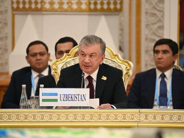 Şavkat Mirziyoyev İlham Əliyevin Cənubi Qafqaz və Mərkəzi Asiya arasında əlaqələrin möhkəmləndirilməsində verdiyi töhfəni yüksək qiymətləndirib
