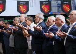 Pezeşkian İrəvanda Göy məsciddə namaz qıldı