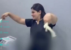 Saç ustası olduğu deyilən həkimin qeyri-etik görüntüləri: Rəqs edib, &quot;qılınclaşdılar&quot; - <span class="color_red">VİDEO</span>