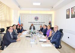 6 vəkilə xəbərdarlıq edildi, 1 vəkilə isə töhmət