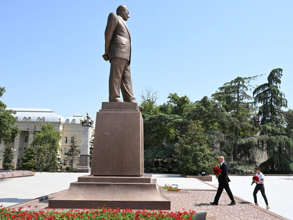 Prezident İlham Əliyev və birinci xanım Mehriban Əliyeva Gəncə şəhərində olublar - FOTO