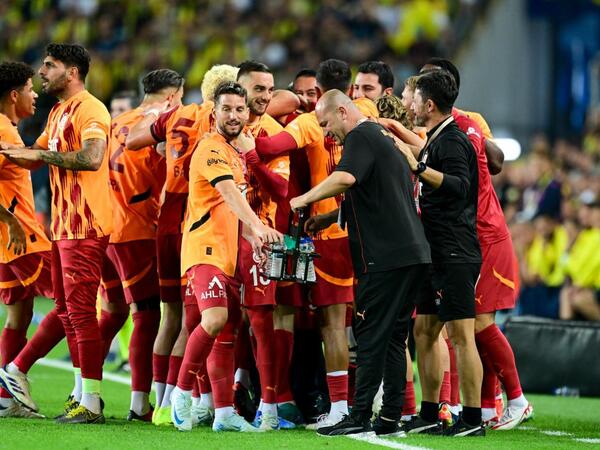 “Qalatasaray” onu da SATDI - <span class="color_red">8 milyona </span>