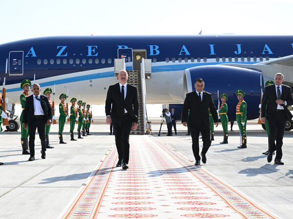 Azərbaycan Prezidenti İlham Əliyev Türkmənistana işgüzar səfərə gedib - FOTO