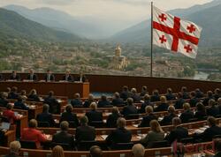 Brüssel təzyiq edir, Tbilisi boyun əymir