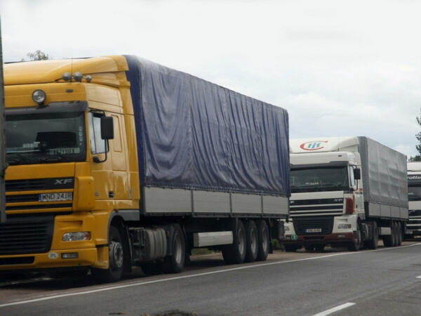 Ermənistanın yüzlərlə yük maşını <span class="color_red">Rusiyaya buraxılmadı</span>