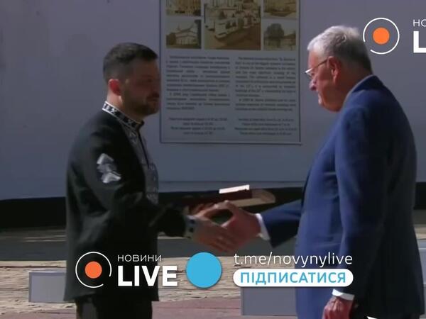 Zelenski Trampın nümayəndəsini ordenlə təltif etdi - <span class="color_red">VİDEO</span>
